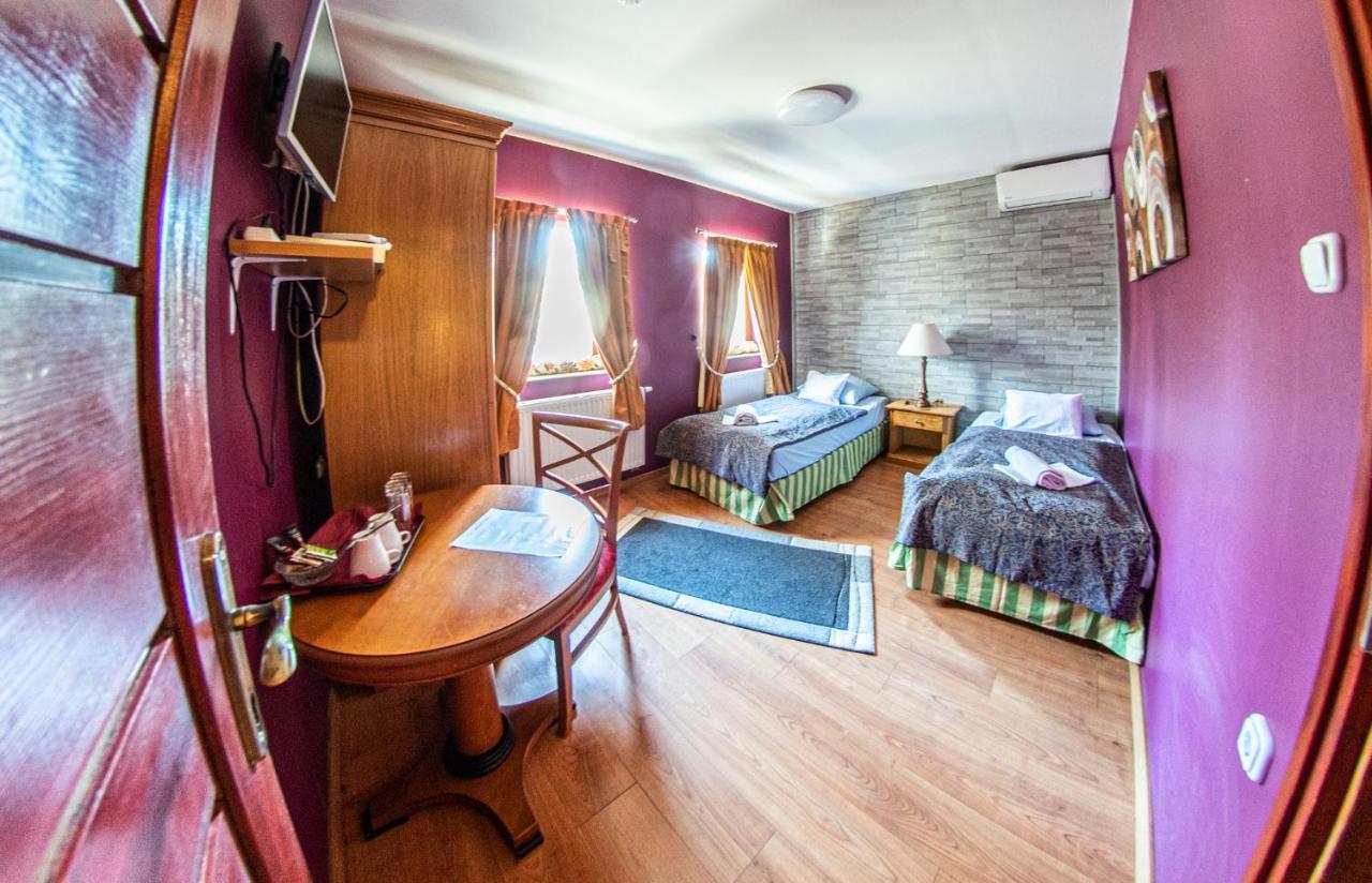 Borhotel Sziluett Farkasmály Gyöngyös Esterno foto