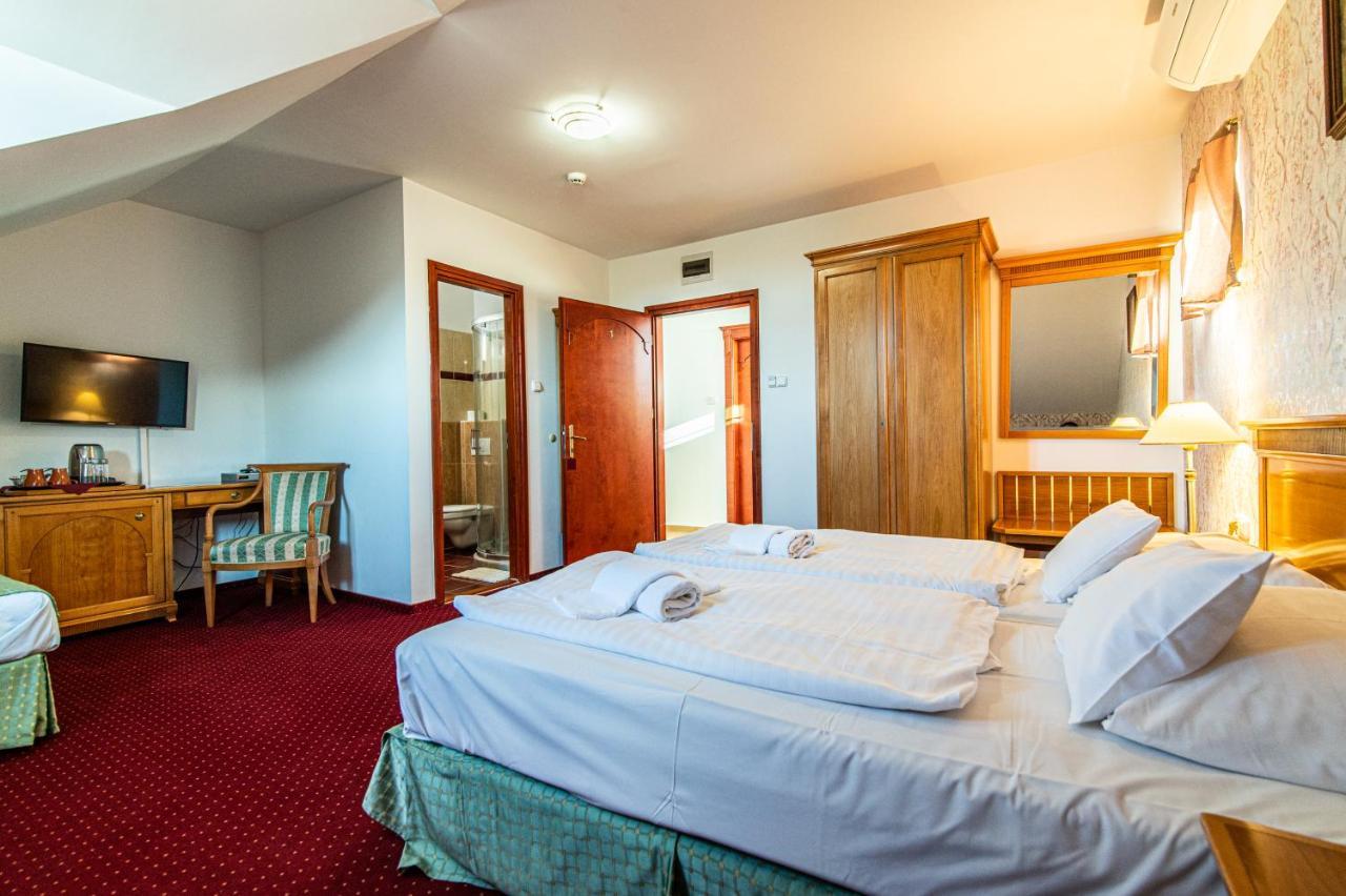 Borhotel Sziluett Farkasmály Gyöngyös Esterno foto
