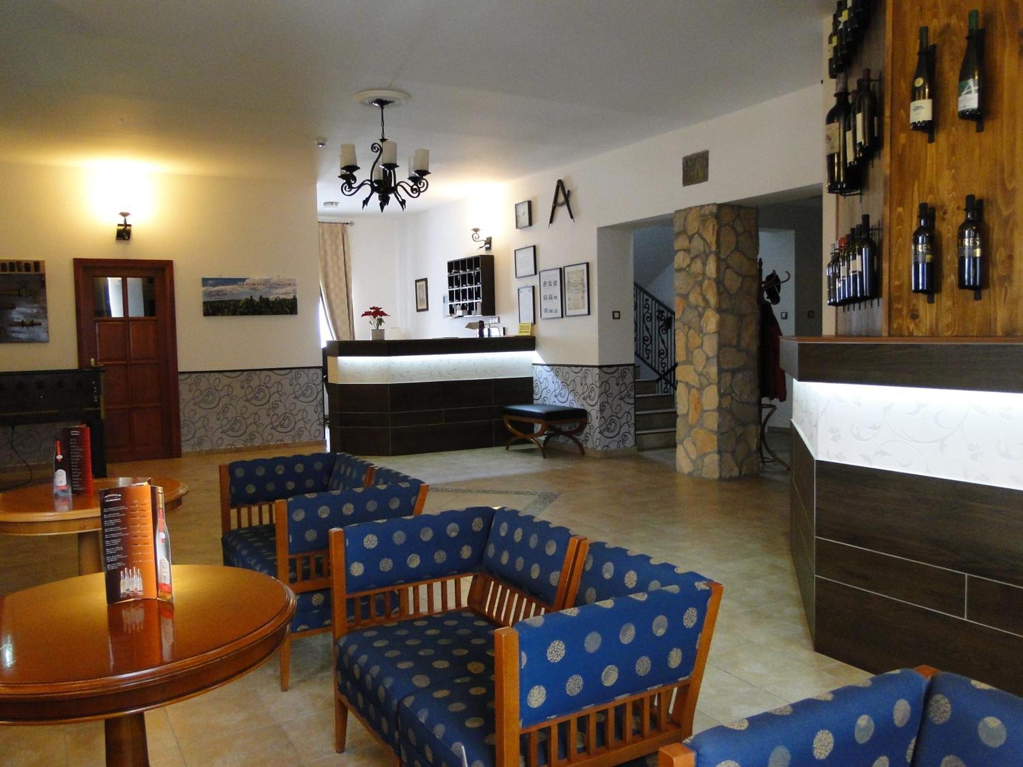 Borhotel Sziluett Farkasmály Gyöngyös Esterno foto