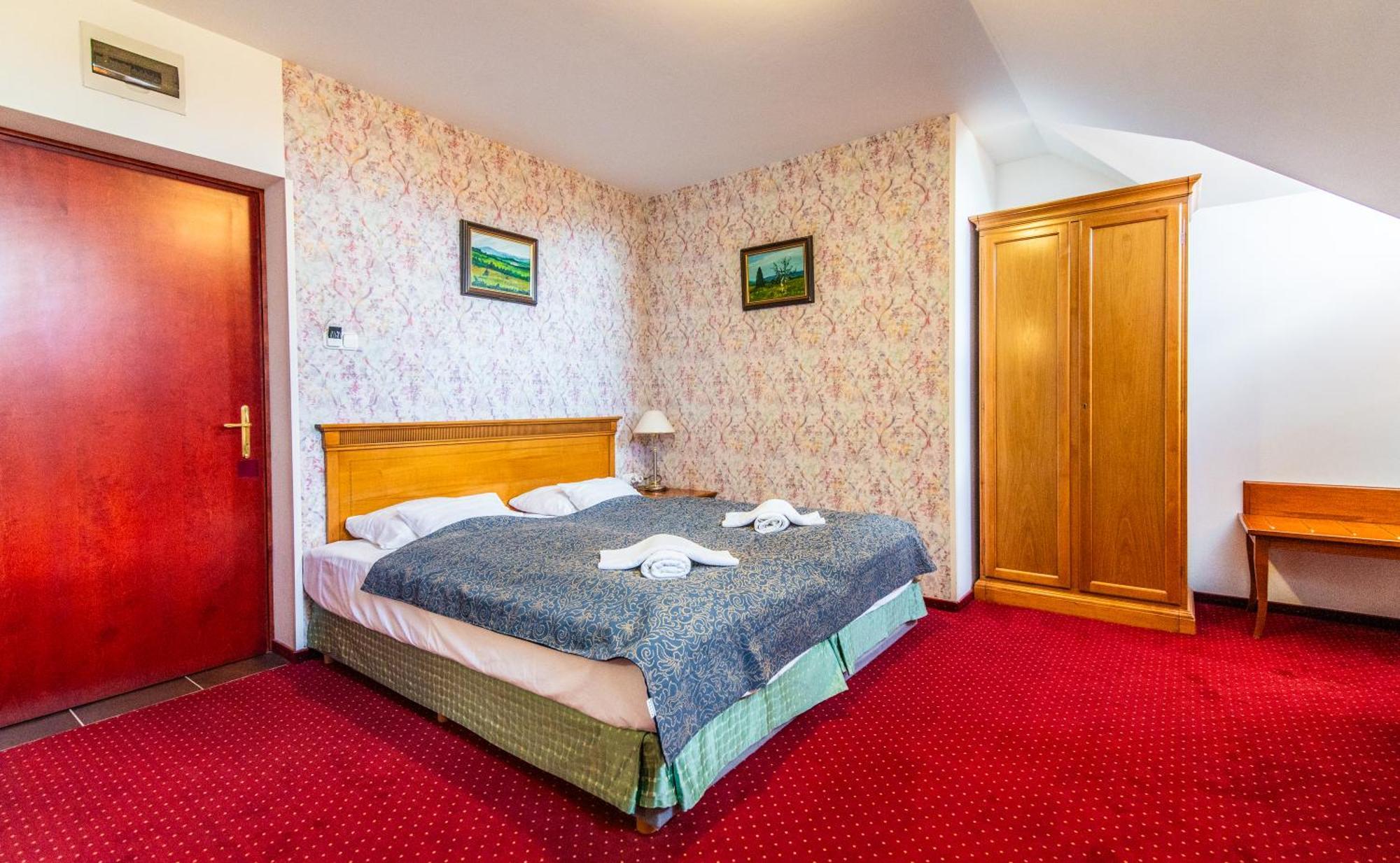 Borhotel Sziluett Farkasmály Gyöngyös Esterno foto