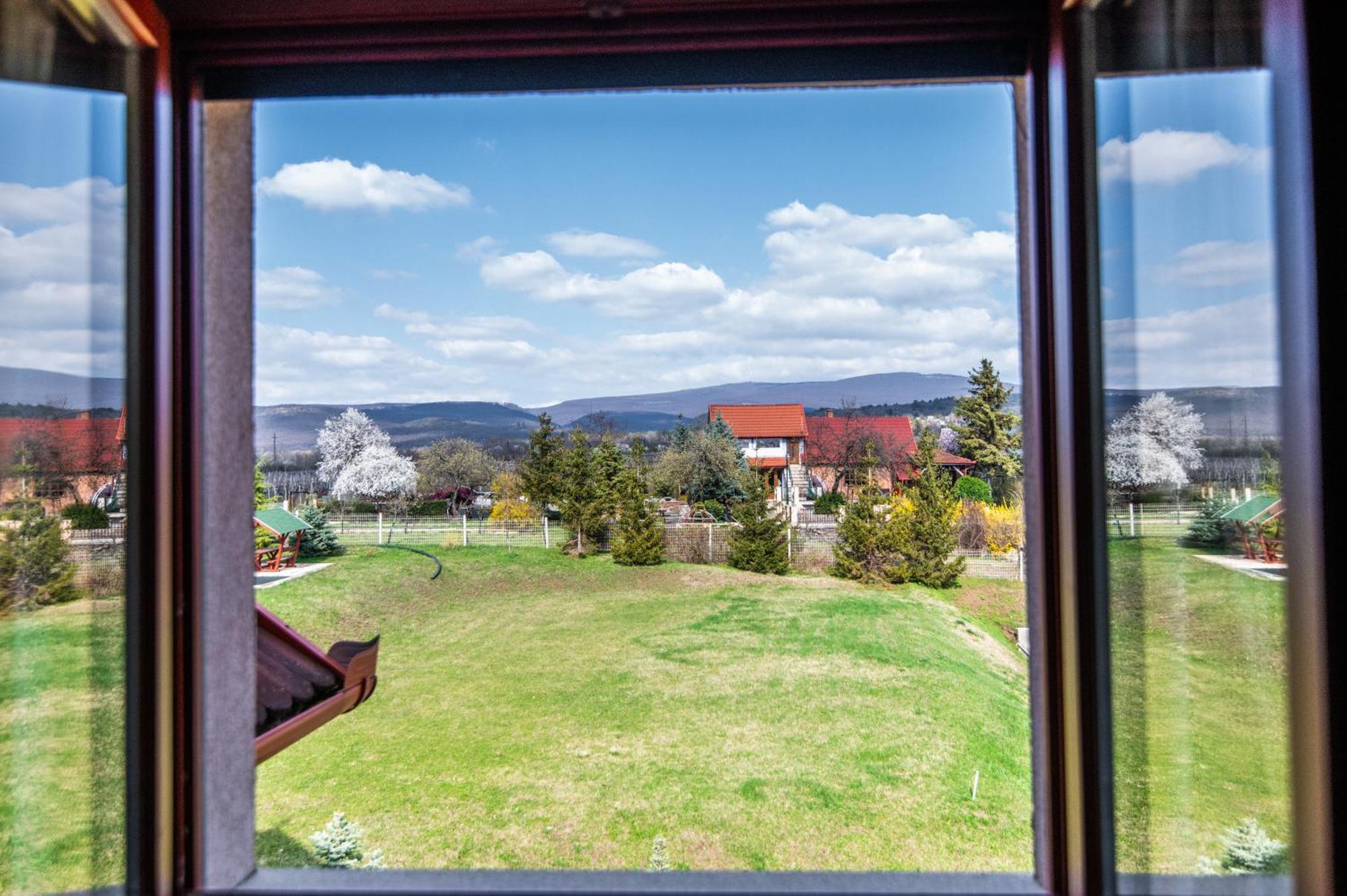 Borhotel Sziluett Farkasmály Gyöngyös Esterno foto