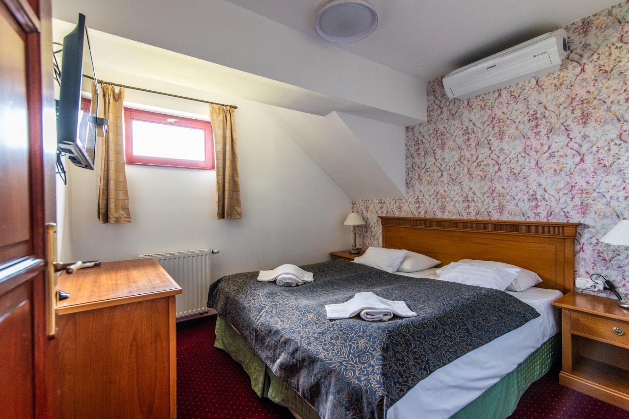 Borhotel Sziluett Farkasmály Gyöngyös Esterno foto