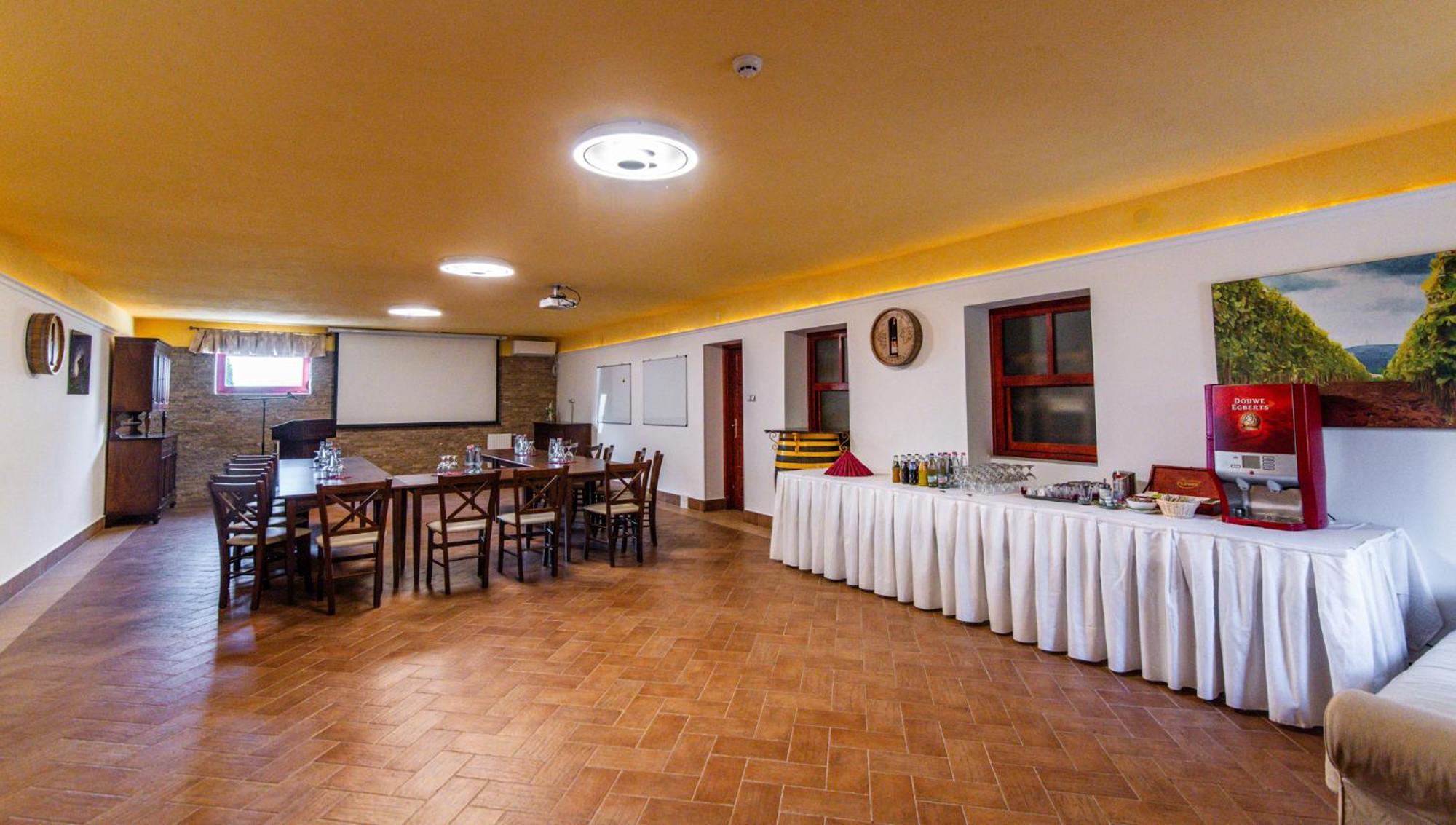 Borhotel Sziluett Farkasmály Gyöngyös Esterno foto