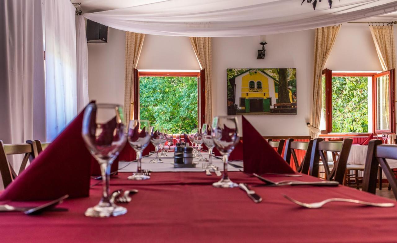 Borhotel Sziluett Farkasmály Gyöngyös Esterno foto