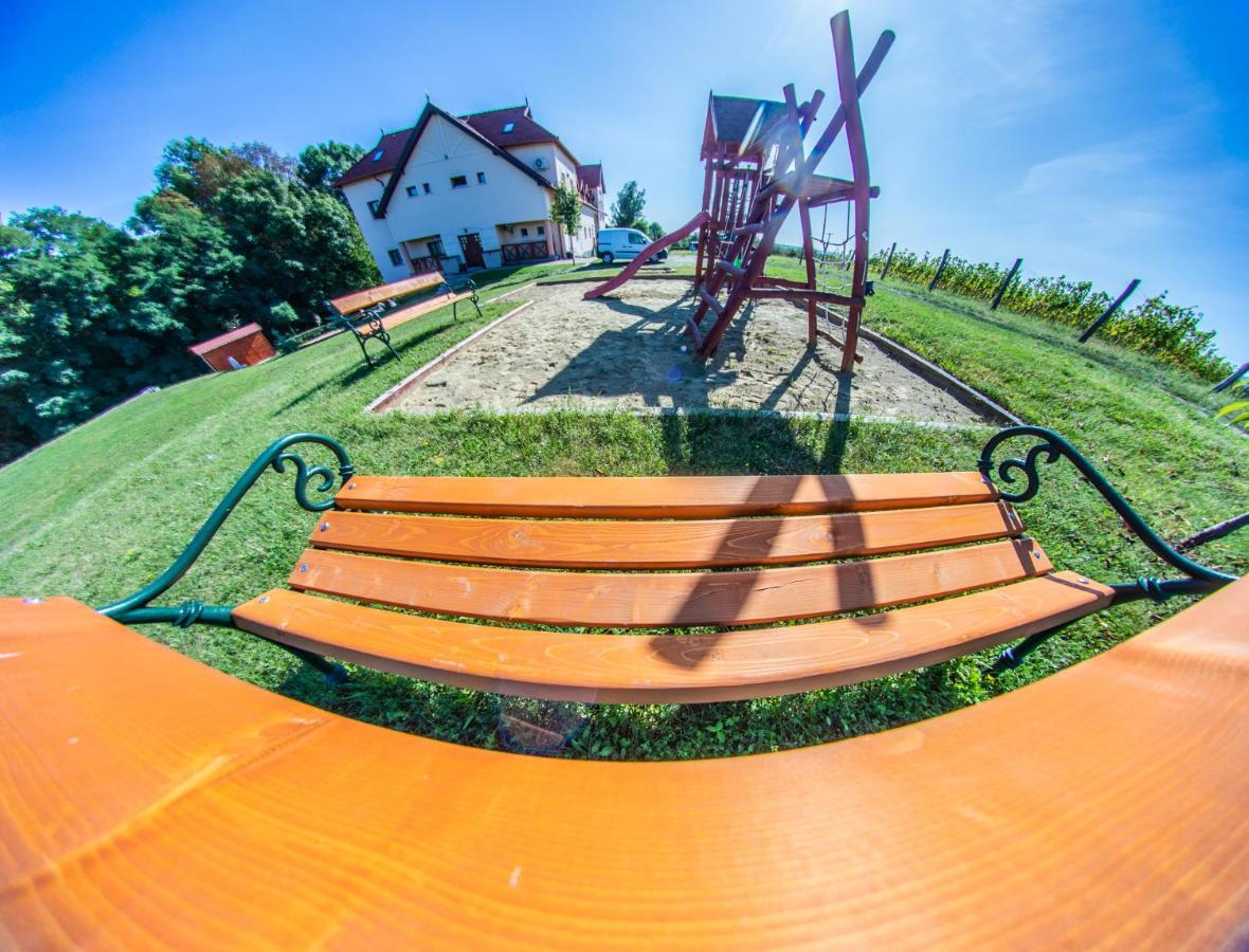 Borhotel Sziluett Farkasmály Gyöngyös Esterno foto